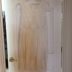 White sleeveless dress